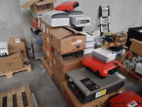 Diverse partij omvormers, wo. solaredge, solax power, huawei, million solar, wo. se2000/3000, x3-micro-5000, gw5000-es-20, fc0500m v2, werking niet gekend - afbeelding 4 van  5