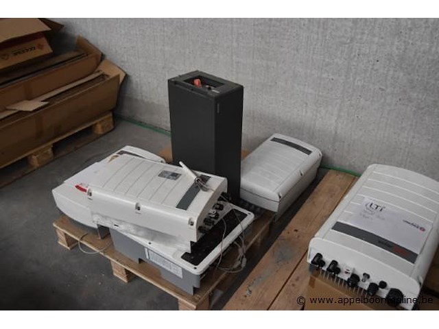 Diverse partij omvormers, wo. solaredge, solax power, huawei, million solar, wo. se2000/3000, x3-micro-5000, gw5000-es-20, fc0500m v2, werking niet gekend - afbeelding 5 van  5