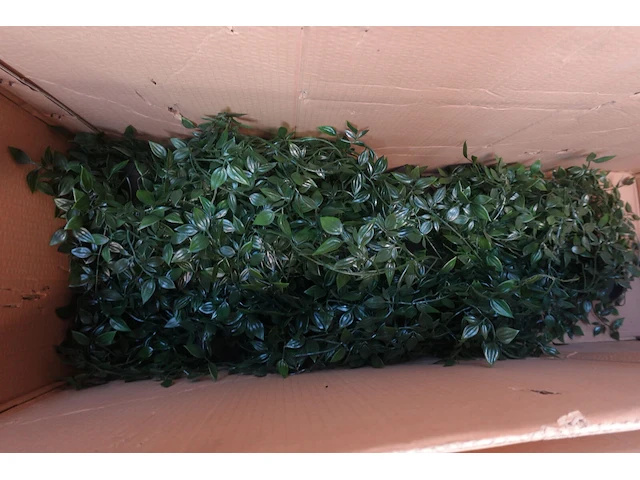Diverse partij valse bloemen en wandbekleding - afbeelding 4 van  6