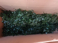 Diverse partij valse bloemen en wandbekleding - afbeelding 4 van  6