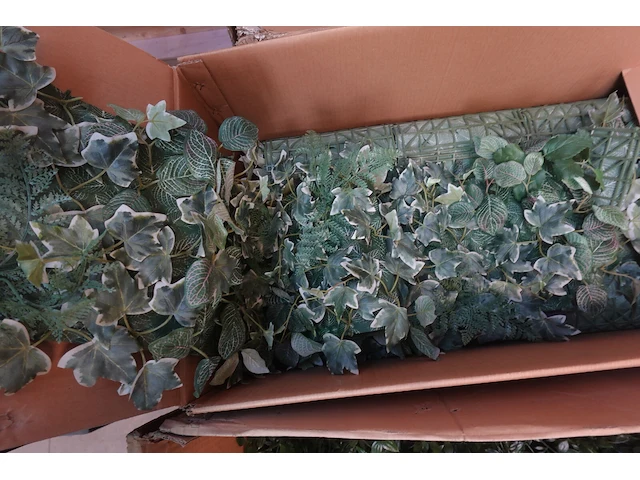 Diverse partij valse bloemen en wandbekleding - afbeelding 5 van  6