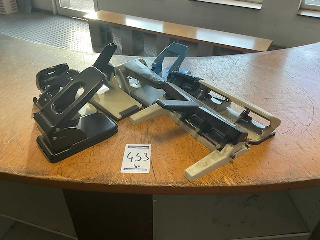 Diverse perforators (9x) - afbeelding 1 van  3