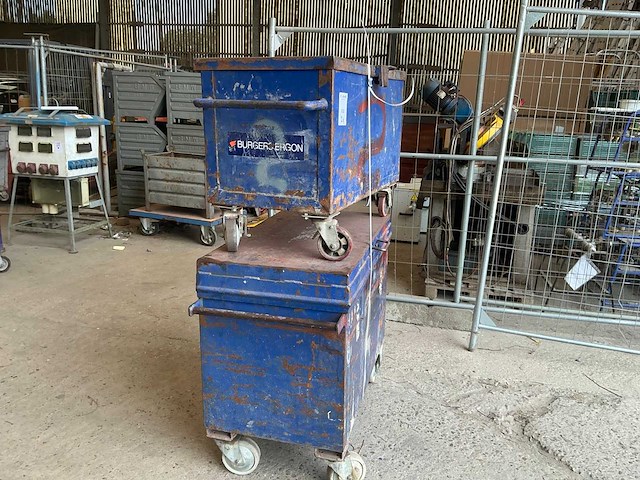 Diverse plaatstalen mobiele materiaalkoffer (2x) - afbeelding 3 van  3