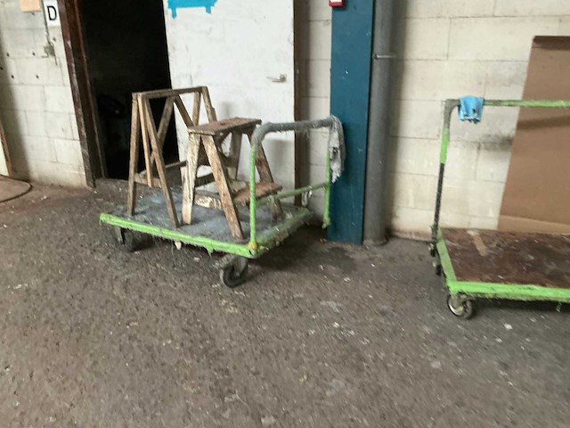 Diverse plateauwagens (2x) - afbeelding 2 van  6