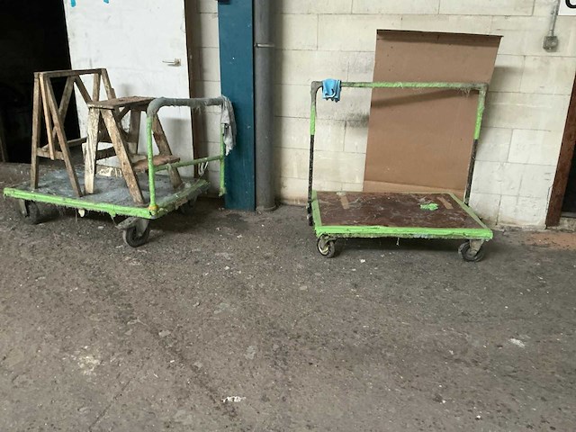 Diverse plateauwagens (2x) - afbeelding 1 van  6