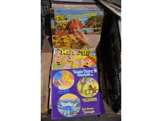 Diverse platen kindermuziek en sprookjes - afbeelding 2 van  3