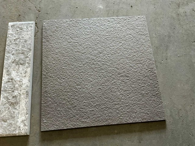 Diverse plinten en tegels (ca. 1000x) - afbeelding 2 van  7