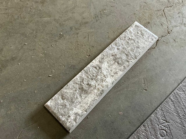 Diverse plinten en tegels (ca. 1000x) - afbeelding 4 van  7