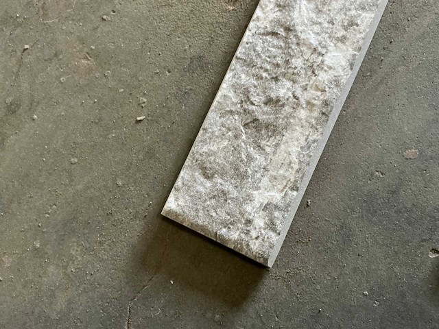 Diverse plinten en tegels (ca. 1000x) - afbeelding 5 van  7