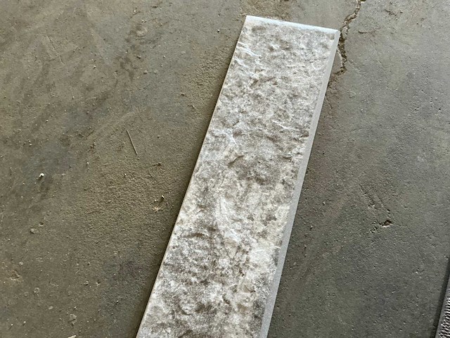 Diverse plinten en tegels (ca. 1000x) - afbeelding 6 van  7