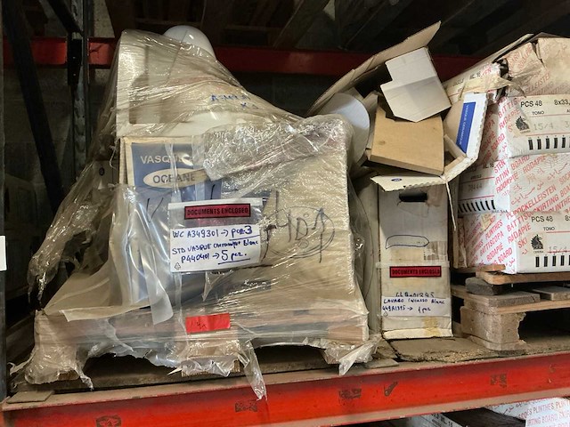 Diverse plinten, toiletten en spiegels (5x pallet) - afbeelding 2 van  11