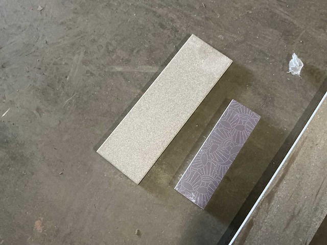 Diverse plinten, toiletten en spiegels (5x pallet) - afbeelding 4 van  11