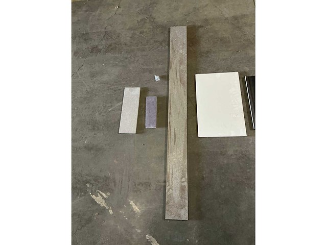 Diverse plinten, toiletten en spiegels (5x pallet) - afbeelding 6 van  11