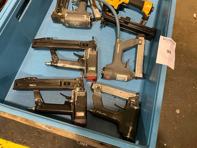 Diverse pneumatische nagelpistolen (6x) - afbeelding 3 van  4