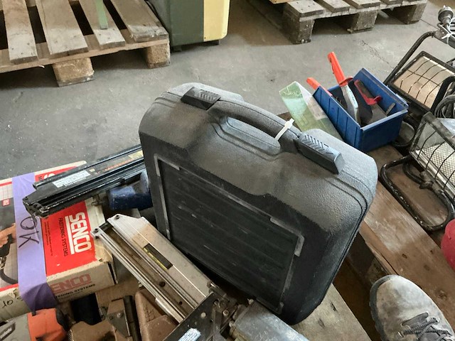 Diverse pneumatische tackers (12x) - afbeelding 4 van  11