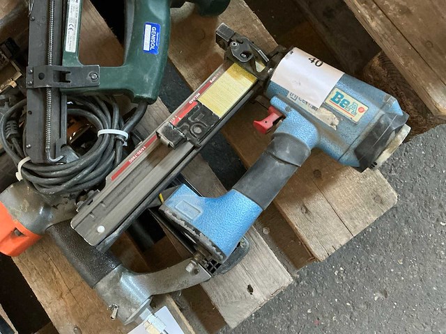 Diverse pneumatische tackers (12x) - afbeelding 6 van  11