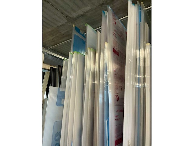 Diverse polycarbonaatplaten (55x) - afbeelding 5 van  6