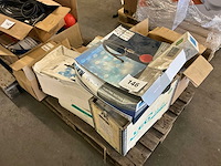 Diverse pompbenodigdheden - afbeelding 1 van  9