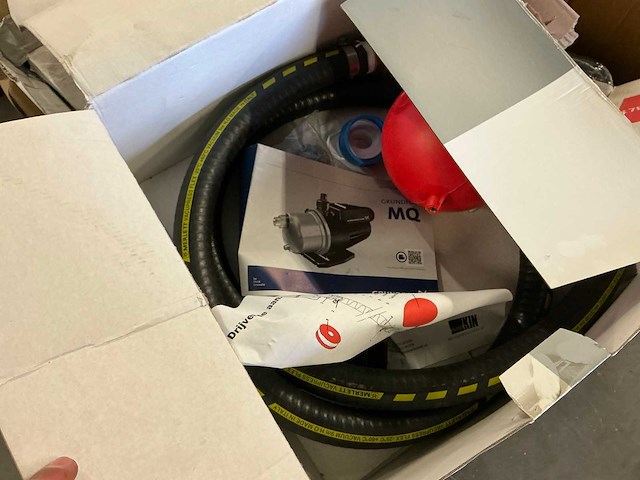 Diverse pompbenodigdheden - afbeelding 3 van  9