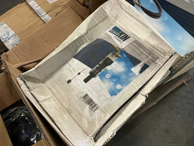 Diverse pompbenodigdheden - afbeelding 5 van  9