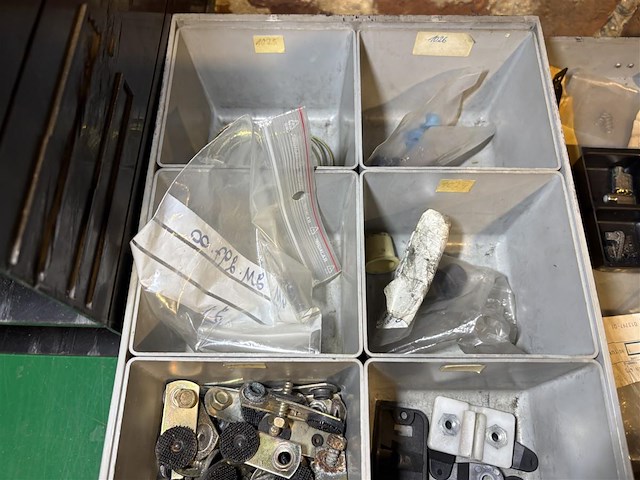 Diverse porsche parts - afbeelding 3 van  4