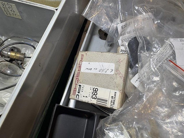 Diverse porsche parts - afbeelding 3 van  4