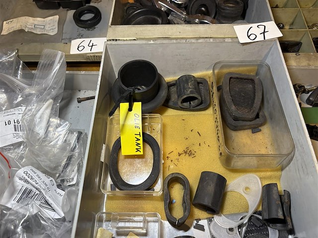 Diverse porsche parts - afbeelding 3 van  3