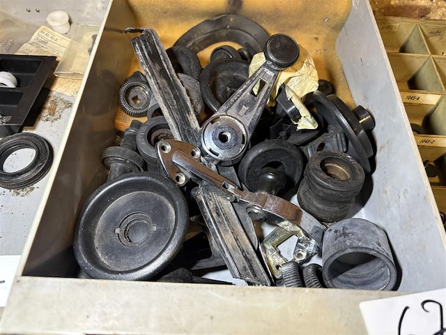 Diverse porsche parts - afbeelding 1 van  2