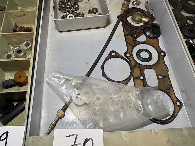 Diverse porsche parts - afbeelding 1 van  3