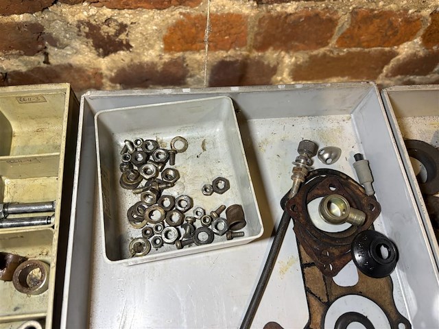 Diverse porsche parts - afbeelding 3 van  3