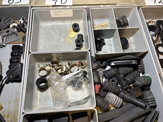 Diverse porsche parts - afbeelding 2 van  2