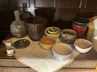 Diverse potten en kommen - afbeelding 1 van  3