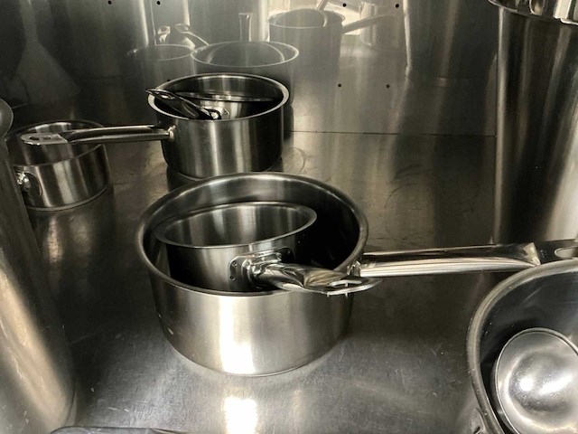 Diverse potten en pannen (18x) - afbeelding 5 van  6