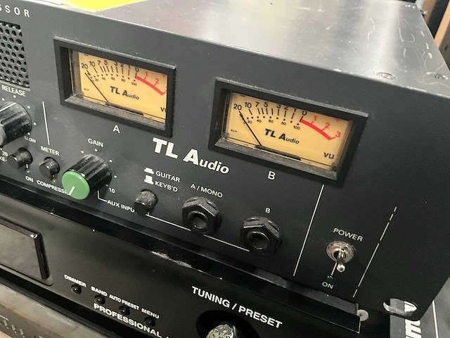 Diverse pro audio-apparatuur - afbeelding 12 van  16