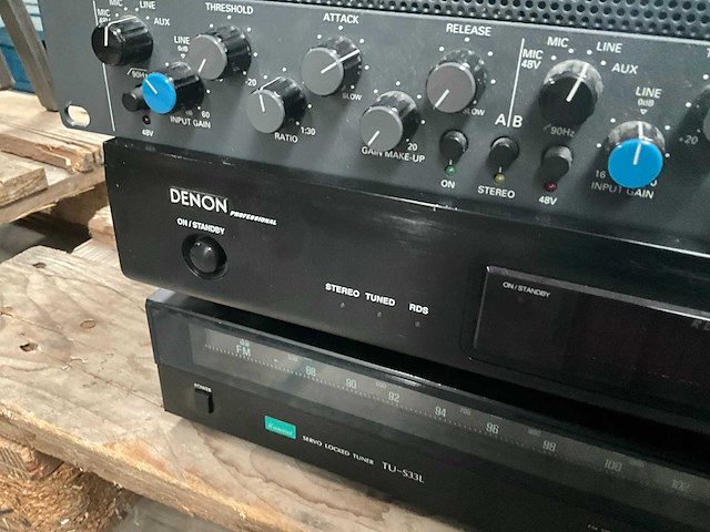 Diverse pro audio-apparatuur - afbeelding 14 van  16