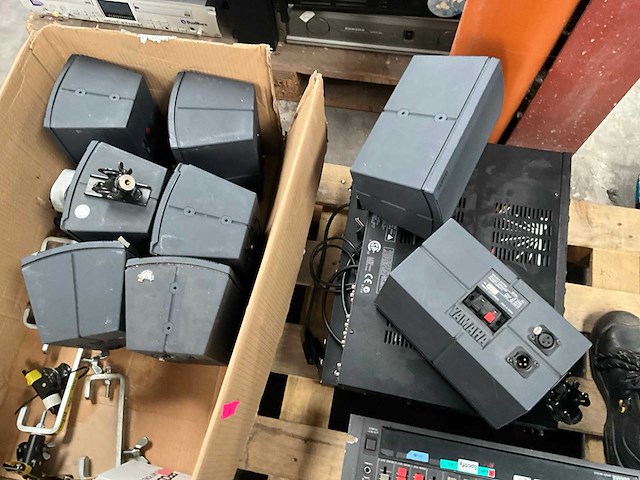 Diverse pro audio-apparatuur - afbeelding 5 van  13