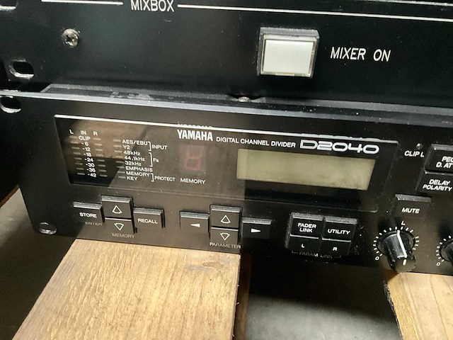 Diverse pro audio-apparatuur - afbeelding 12 van  13
