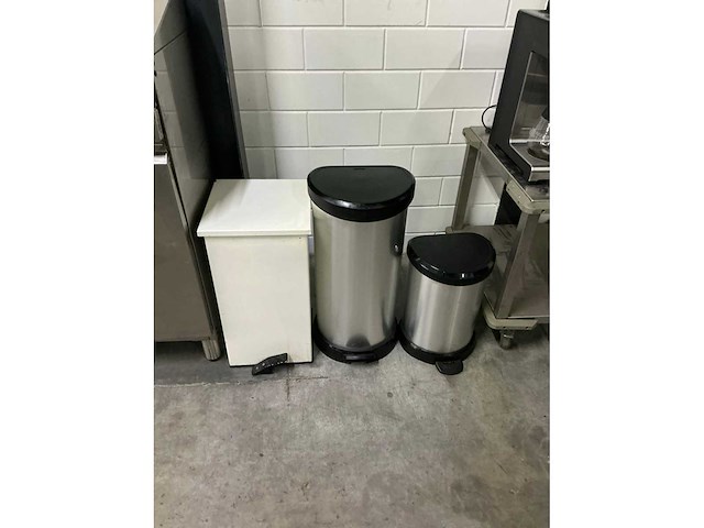Diverse prullenbakken (3x) - afbeelding 2 van  2
