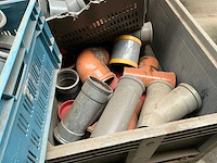Diverse pvc bochten en koppelstukken - afbeelding 2 van  11
