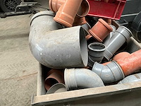 Diverse pvc bochten en koppelstukken - afbeelding 5 van  11