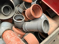 Diverse pvc bochten en koppelstukken - afbeelding 7 van  11