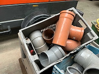 Diverse pvc bochten en koppelstukken - afbeelding 10 van  11