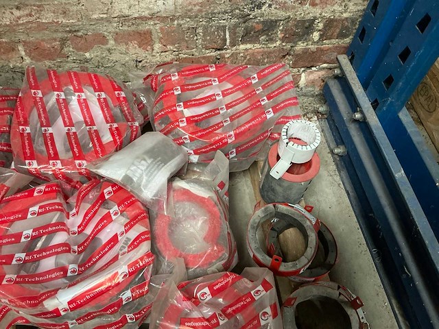 Diverse pvc brandmoffen - afbeelding 7 van  8