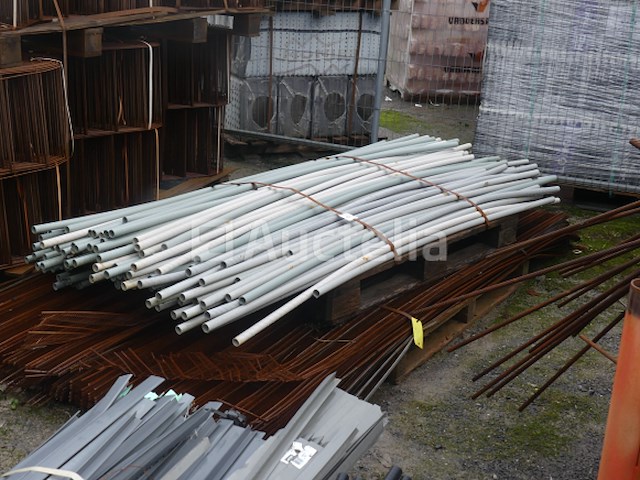 Diverse pvc-buizen en profielen - afbeelding 2 van  6