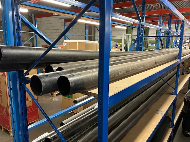 Diverse pvc en metalen buizen (47x) - afbeelding 9 van  15