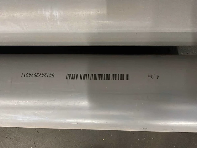 Diverse pvc en metalen buizen (47x) - afbeelding 11 van  15