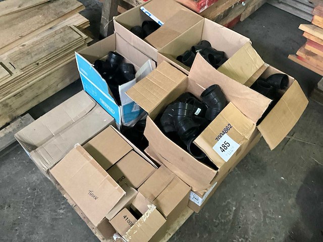 Diverse pvc koppelingen/ bochten en bevestiging akatherm - afbeelding 1 van  9