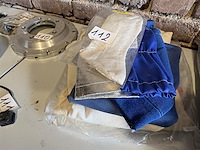 Diverse race kledij - afbeelding 1 van  2