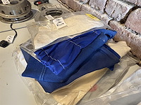 Diverse race kledij - afbeelding 2 van  2