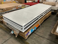 Diverse radiator en douchebak (3x) - afbeelding 1 van  3